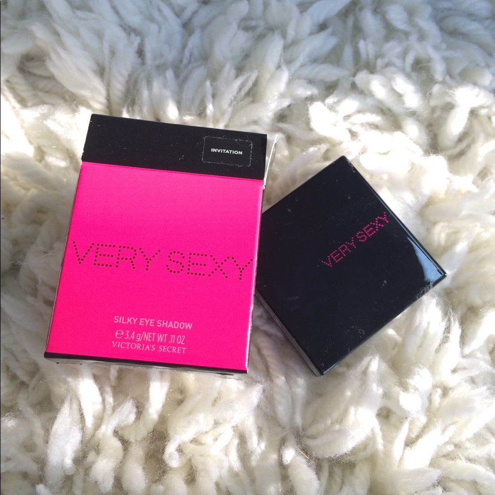 Victoria's Secret Silky Eyeshadow - Picture 4 of 16